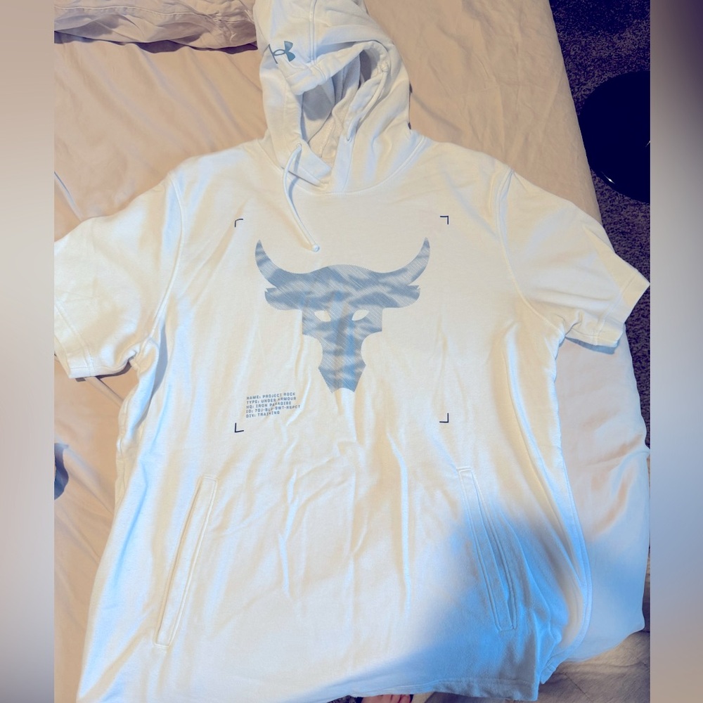 Project Rock training short sleeve hoodie.